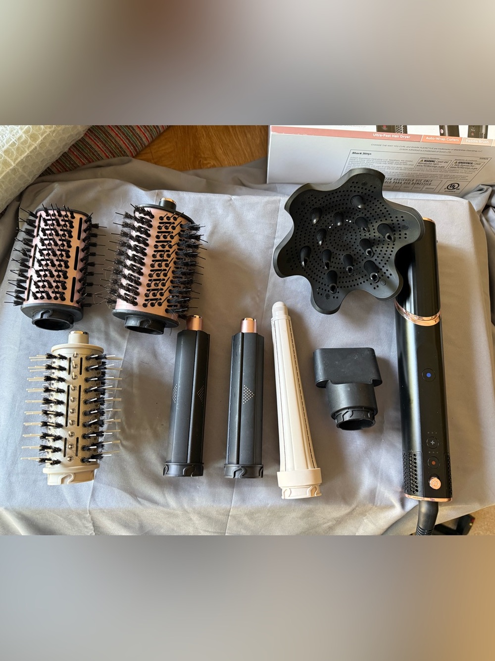 Shark Auto-Wrap Curler in Black with Rose Gold Accents. Cones with two extras - Picture 2 of 3